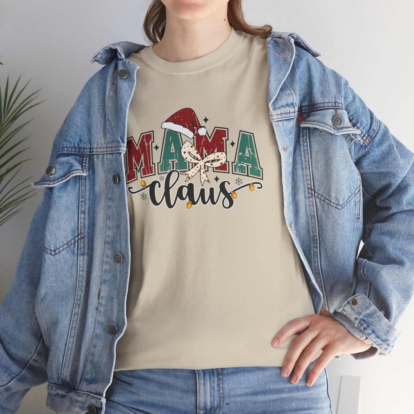 MAMA Claus T-Shirt | Cute Christmas Mom Graphic Tee