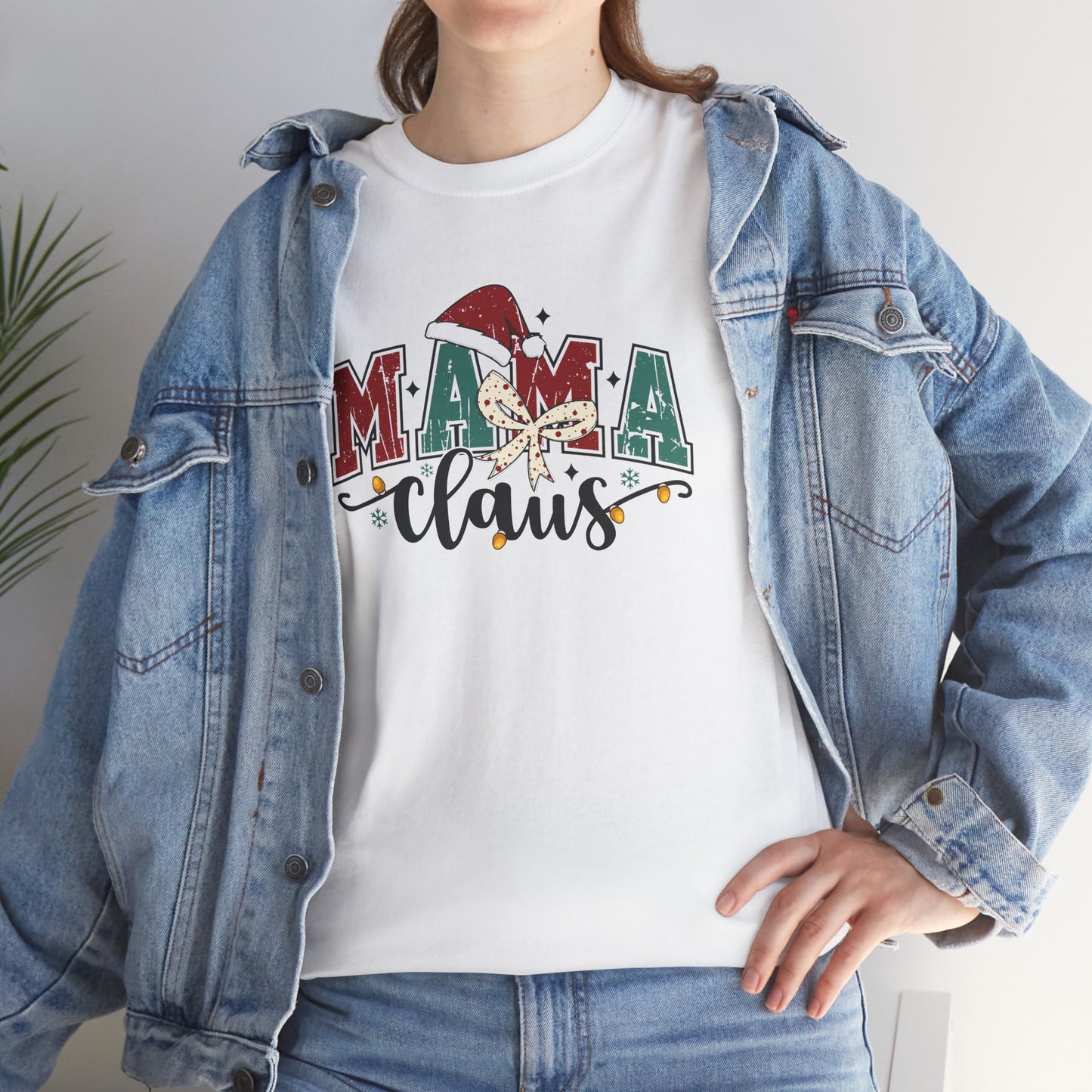 MAMA Claus T-Shirt | Cute Christmas Mom Graphic Tee